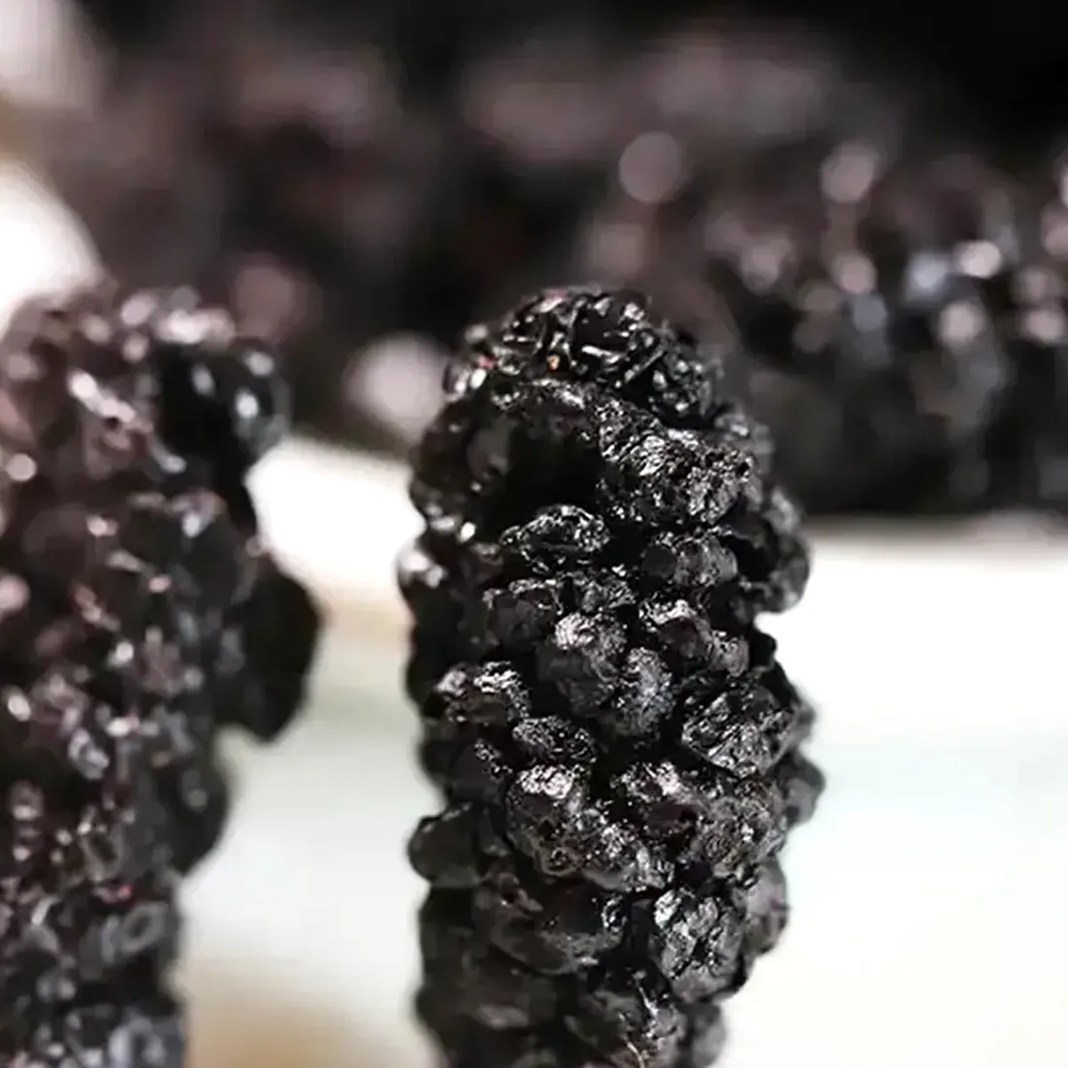 Panzhihua Dried Mulberry Fruit 四川攀枝花桑葚干 water infusion reference photo from Bozhou China